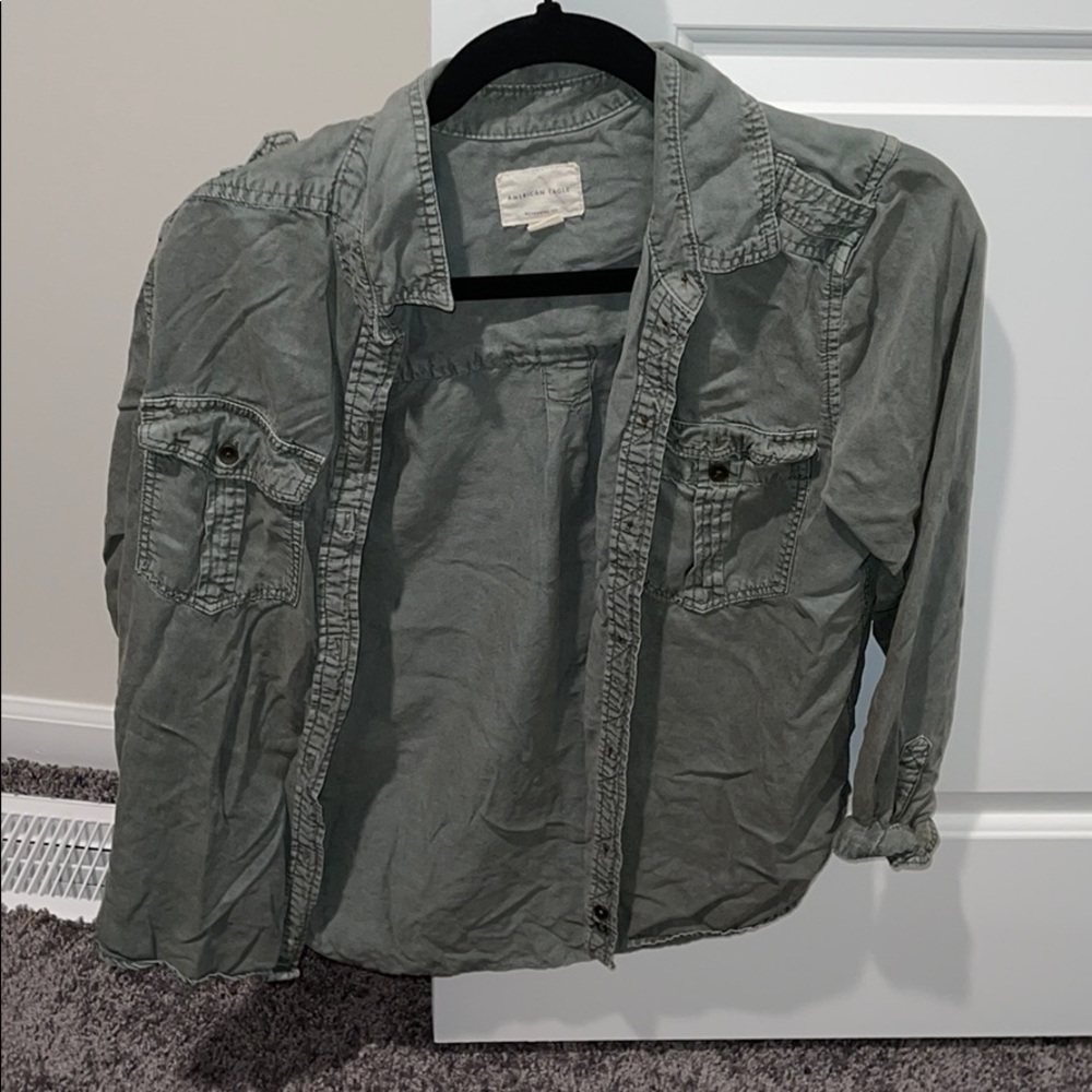 American Eagle Button up